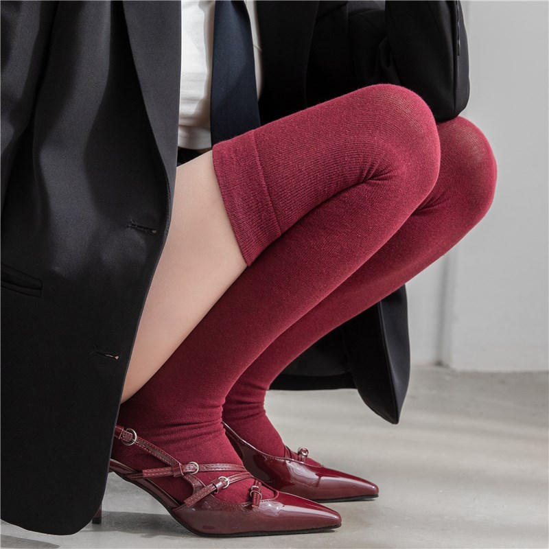 酒红色过膝袜女秋冬氛围感穿搭安可拉红袜子防滑JK黑色大腿长筒袜