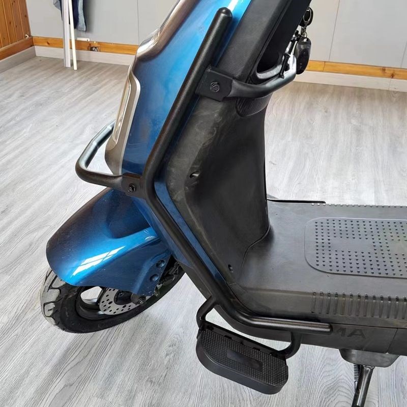 适用于爱玛卫士AB51电动u车护杠全车加厚保险杠改装配件尾架后货