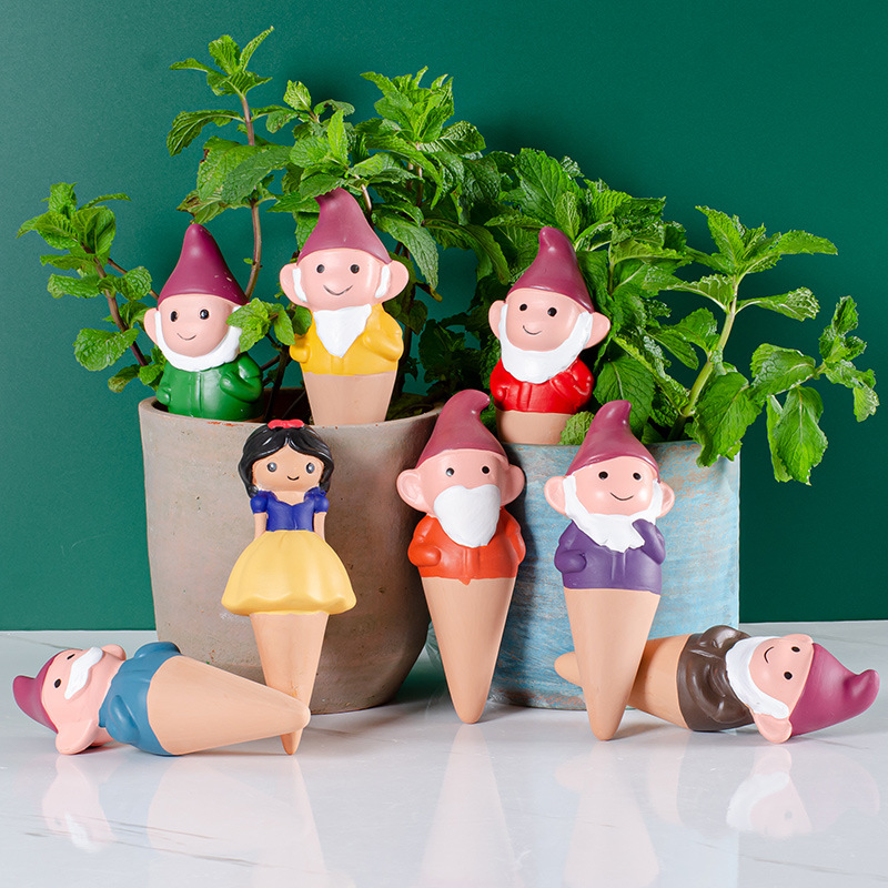 红陶浇花器园艺灌溉懒人陶瓷渗水器浇花七个小矮人与公主滴灌器