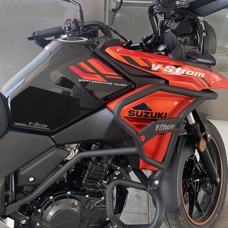 适用铃木DL250油箱保护贴加厚防滑防刮花鱼骨R侧边贴增强摩擦压弯