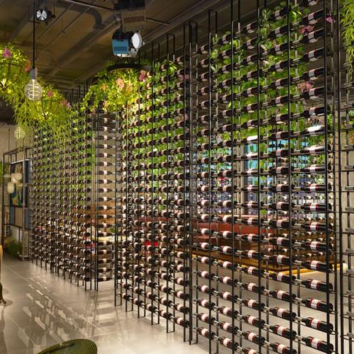 简约工业风红酒架卡座隔断铁艺屏风展示架葡萄酒架餐厅酒吧装饰架