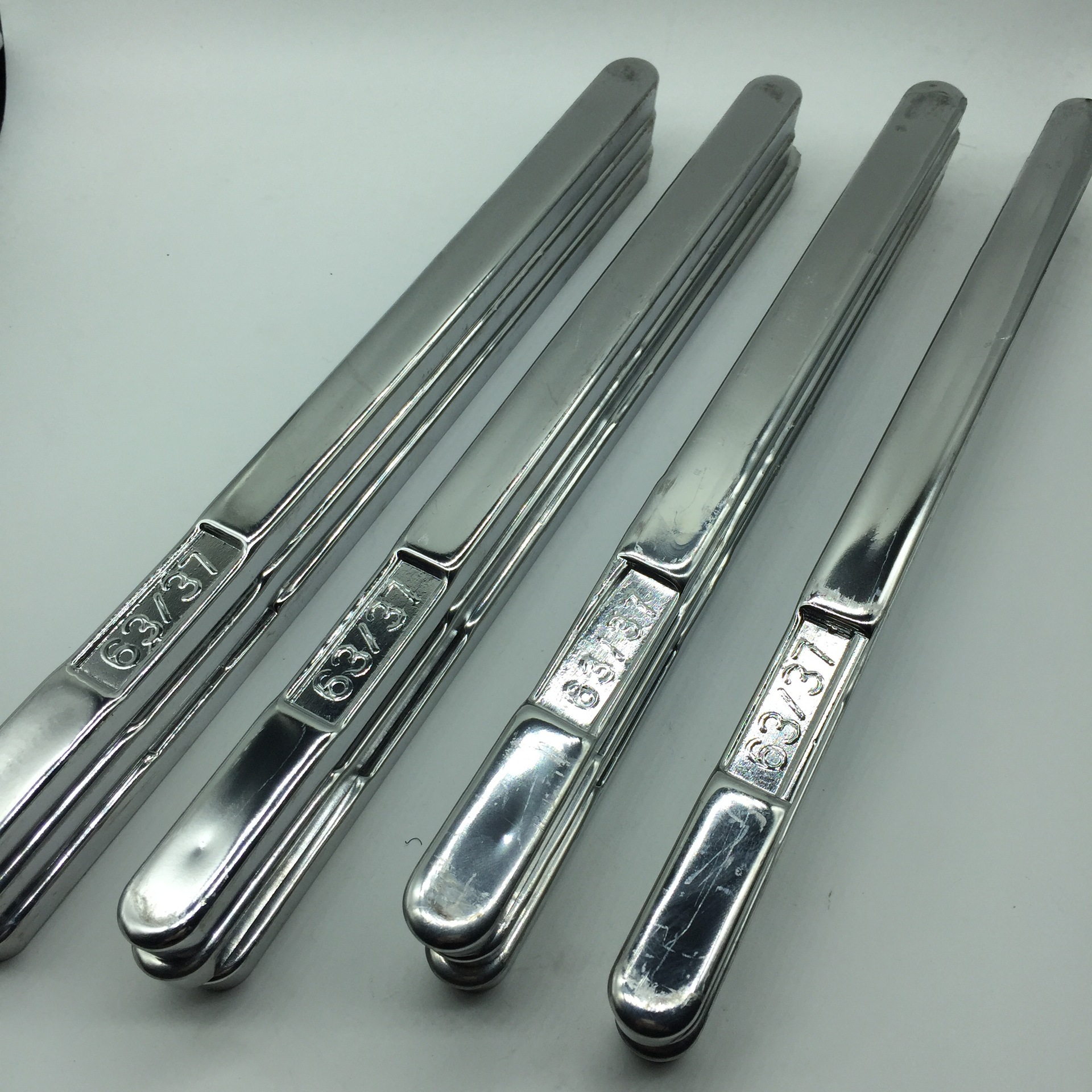 厂家生产有铅焊锡条Sn63Pb37波峰焊热浸炉专用高纯度电解有铅锡条