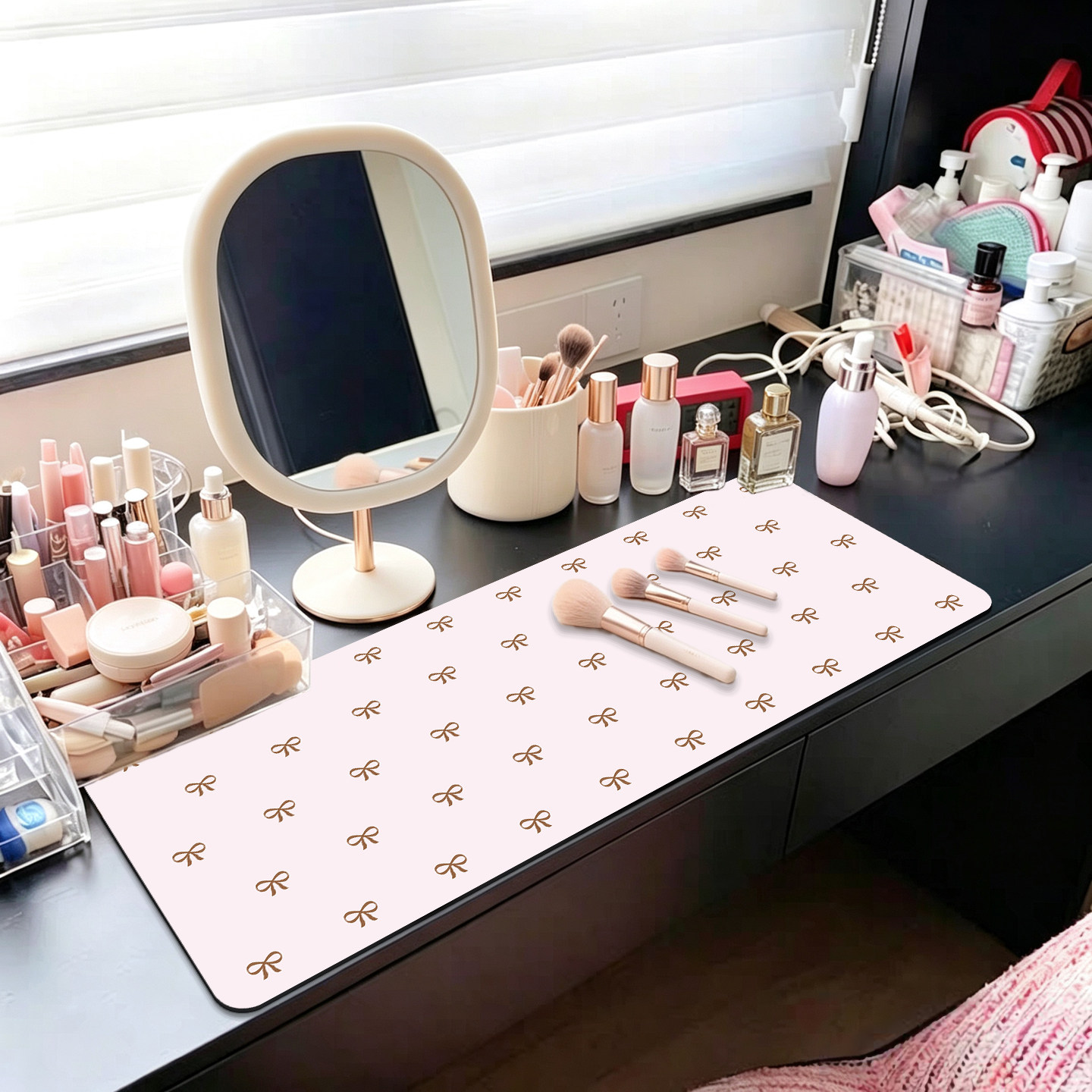 粉色蝴蝶结轻奢化妆桌保护垫图片