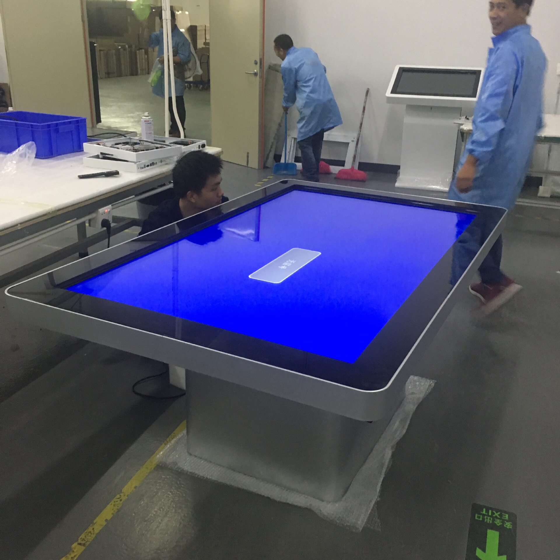 65/75寸触摸茶几触控桌触摸屏一体液晶显示家具物体识别触摸屏