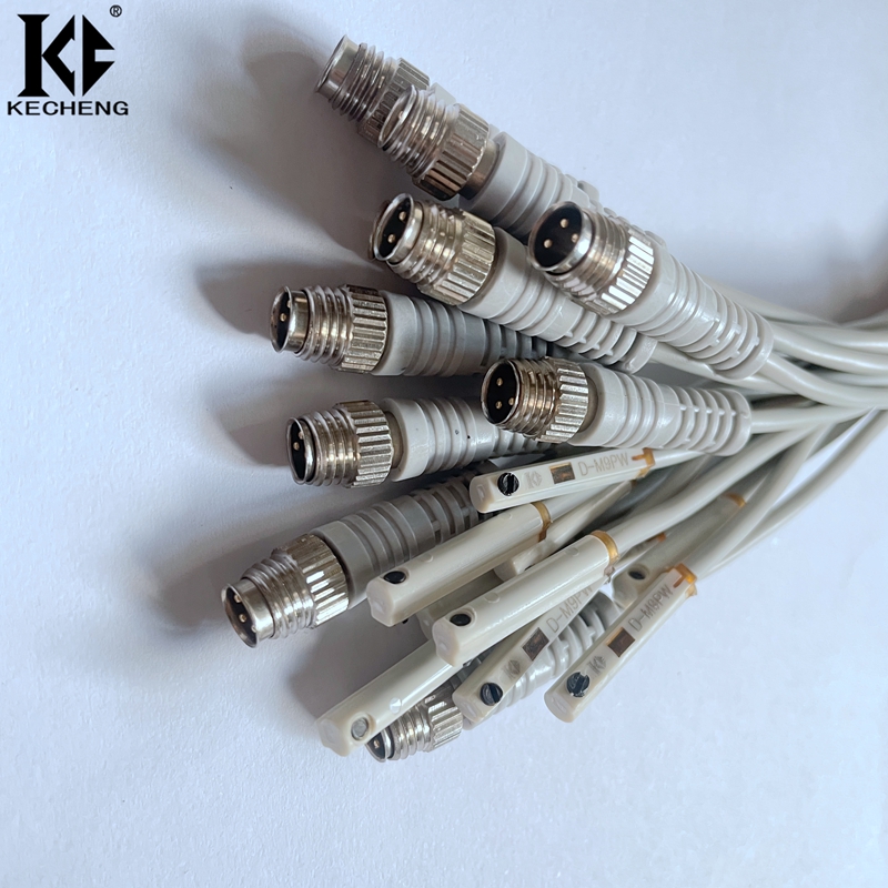 气缸磁性感应开关D-M9S D-M9PS D-M9S带M8航空插头线W