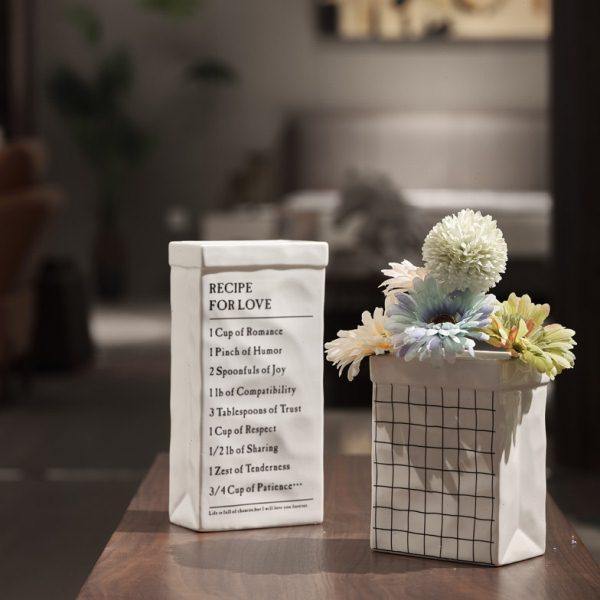 北欧仿纸盒网格字母白色陶瓷花瓶现代装饰干花水养客厅摆件插花器