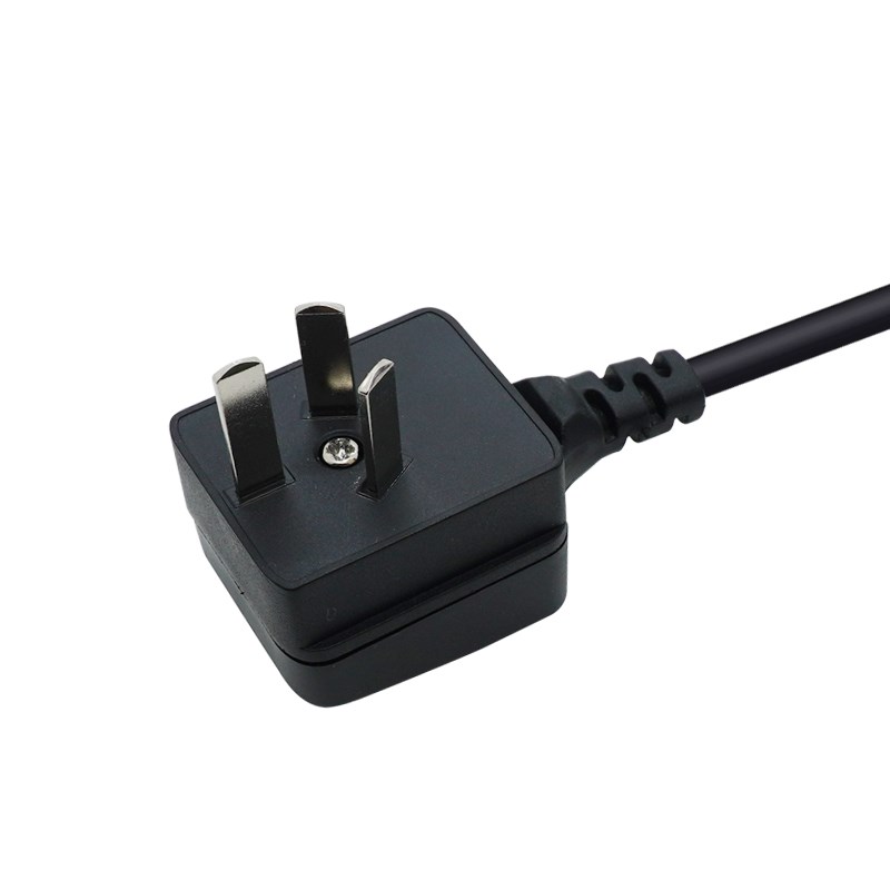 两脚转三插转换插头 嵌入式 电烙铁理发器转换器  2变3防水转换