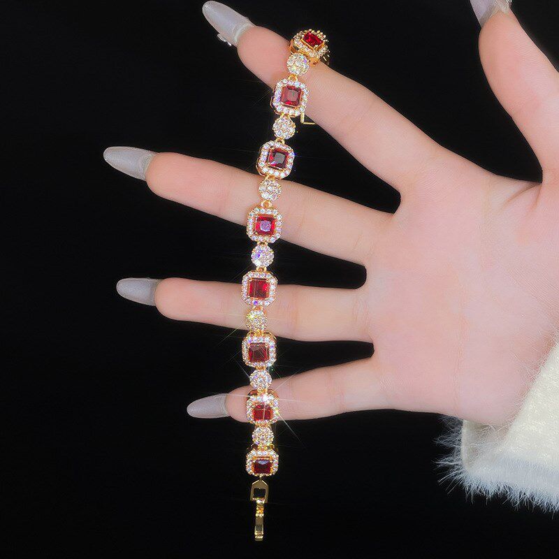 轻奢法式红色方糖手链女时尚小y众设计感个性网红通勤手链直播热