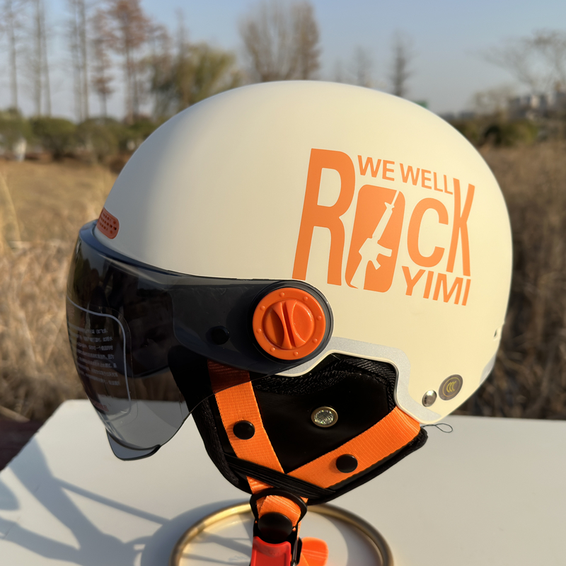 3CCC认证国标电动车摩托w头盔四季通用夏滑雪哈雷半全盔防晒战地