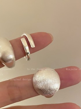 哑光银色拉丝戒指女简约冷淡风轻奢高级感食指戒小众设计夸张指环