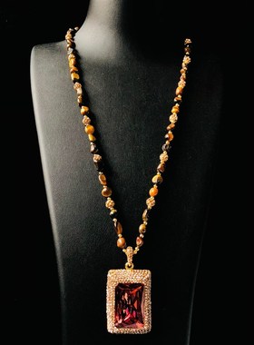 光感变色苏丹石吊坠项链咖色虎眼石链条女复古P时尚高级感厂家直