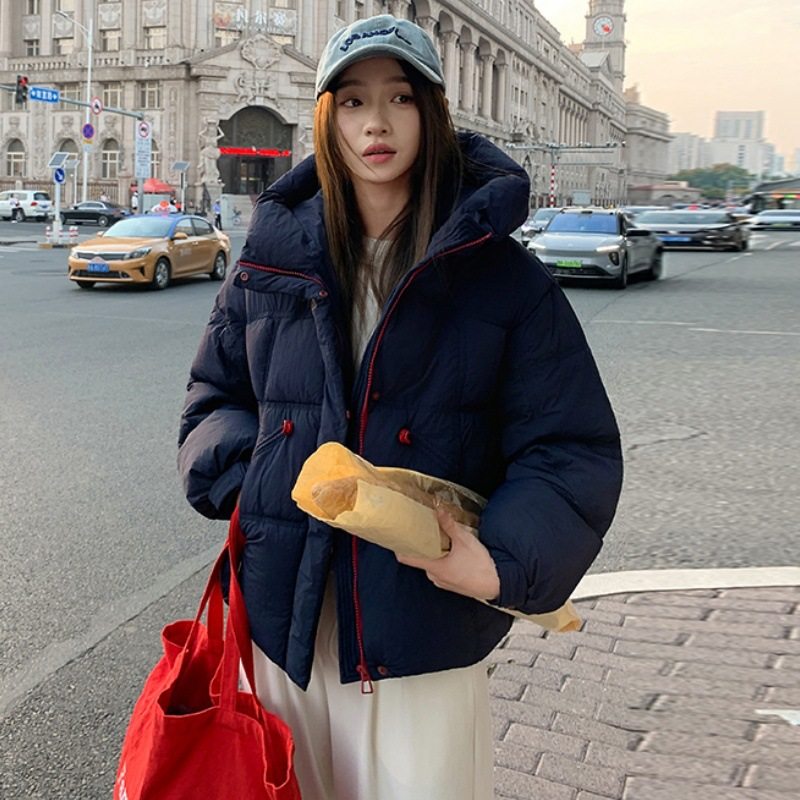 2025年冬新款轻奢云感泡芙设计感时尚加厚保暖连帽棉服女短款外套