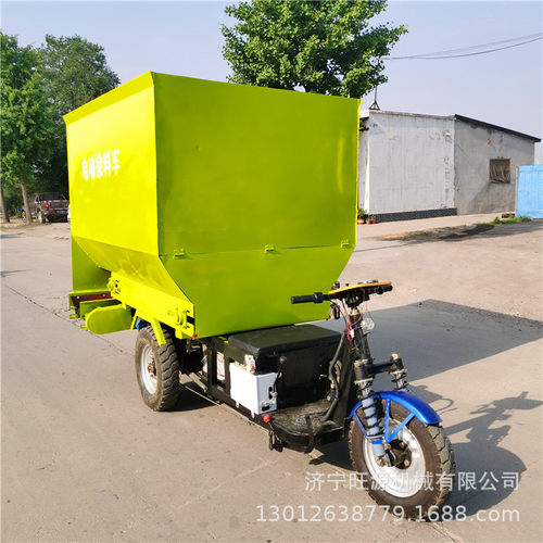 牛羊养殖撒料车 全自动电动喂料车 三轮电动撒料车