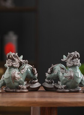 陶瓷貔貅摆件公母一对招财守财复古只进不出办公室书桌国风茶宠