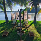 户外露营野营挂布挂旗布景实木花架营地团建氛围布置木架子订制