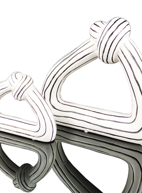 轻奢现代创意装饰摆件家居样板房玄关书架黑白线条几何绳结装饰品