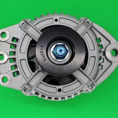 佩特来客车AVi168A3006发电机28V150A发电机AVi168A3137发电机