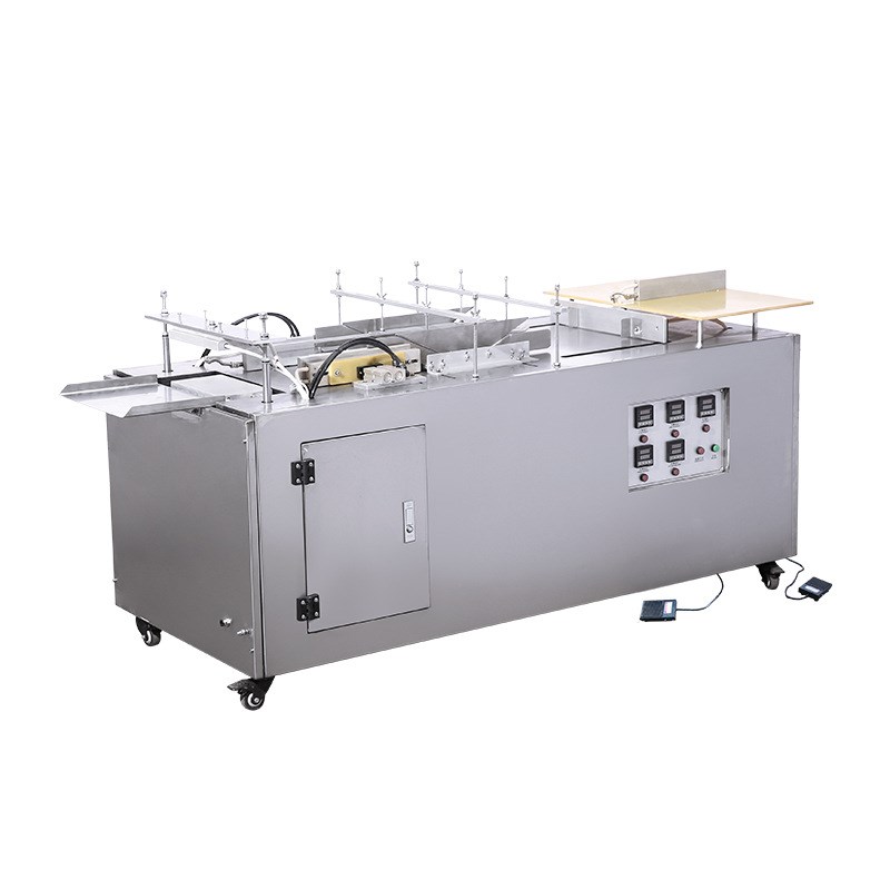 工厂拿货半自动透明膜三维立体塑封机械烟包机可带撕拉线包装机