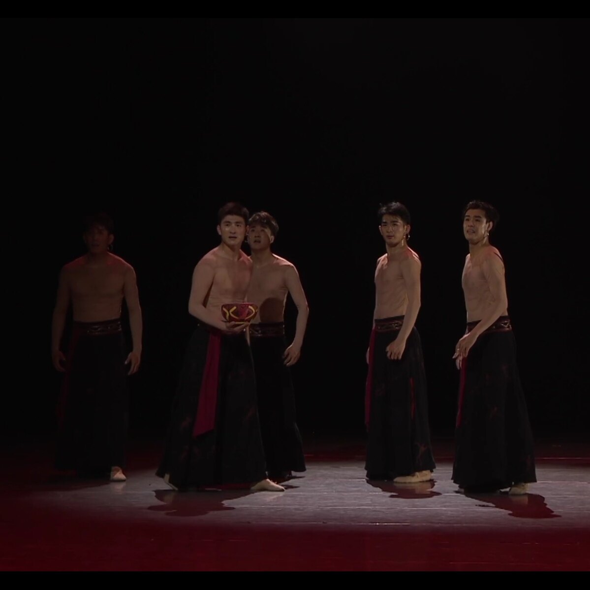 新款民族舞蹈表演服佤印舞蹈服少数比赛民族演出服男款群舞装
