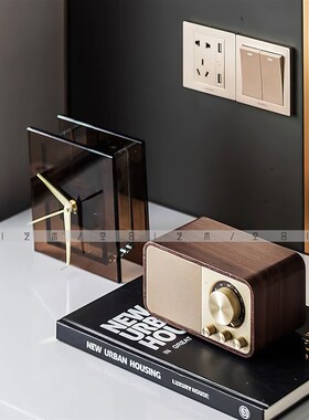 空合 现代轻奢复古音响方形玻z璃时钟 样板间售楼处家居桌面摆件