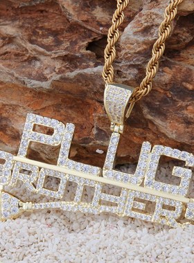 欧美男女嘻哈朋克插头字母项坠铜镶锆石14K镀金吊坠链条一件代发