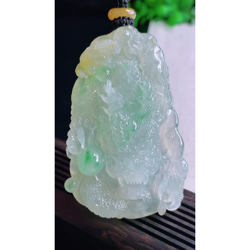 缅甸天然A货玉石翡翠 老坑精雕冰种 手工雕刻黄加绿龙牌 吊坠