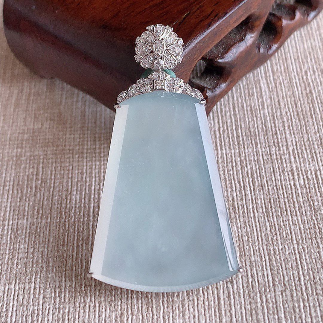 缅甸天然A货玉石翡翠老坑冰种手工精雕18K金伴钻白月光无事牌吊坠