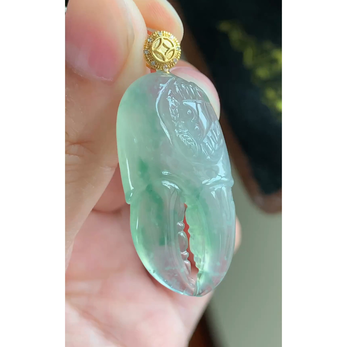 缅甸天然A货玉石翡翠 老坑冰种手工精雕蟹钳吊坠