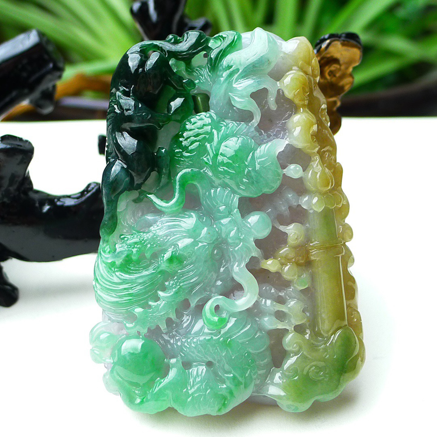 缅甸天然A货玉石翡翠 老坑冰种手工精雕双彩黄加绿龙牌龙马吊坠