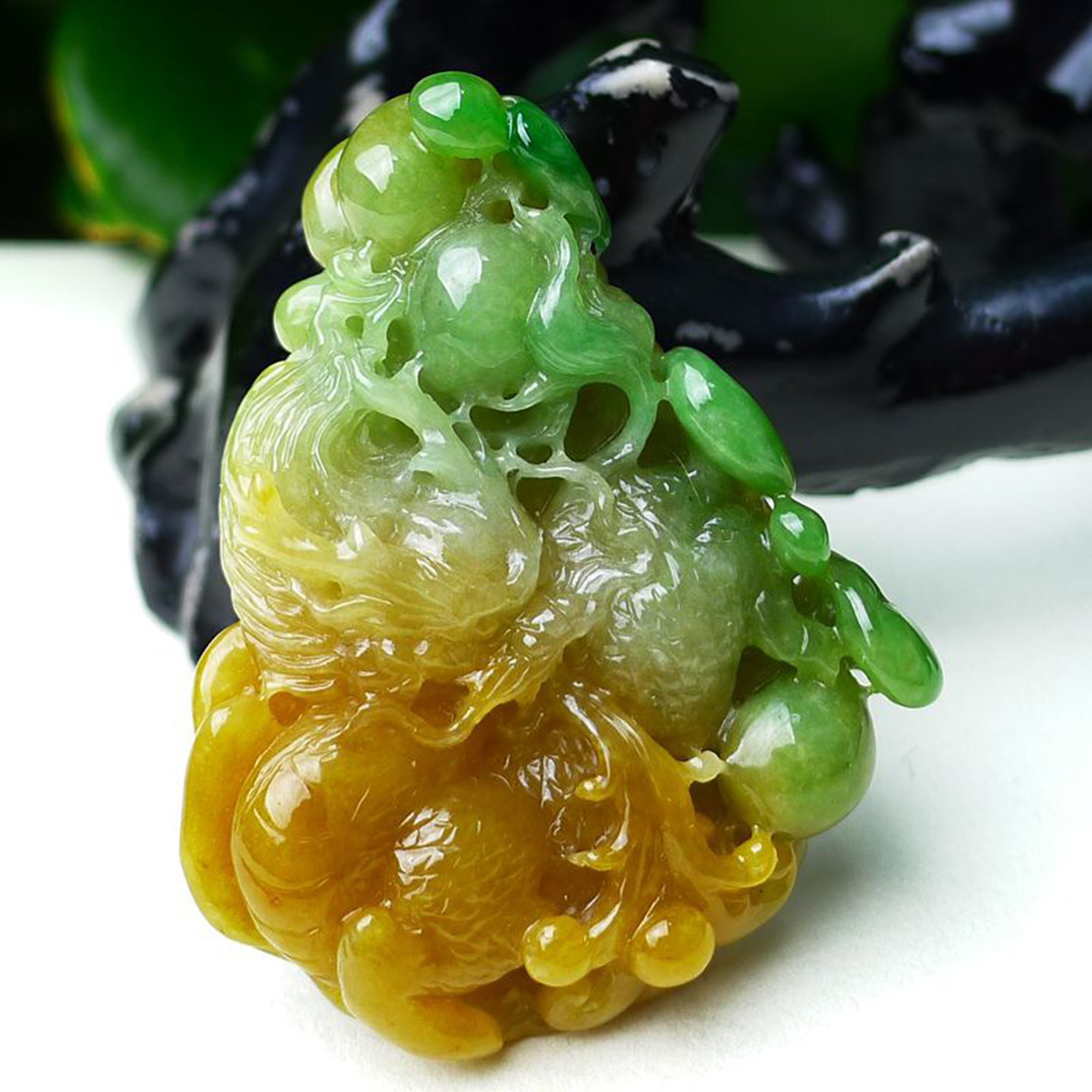 缅甸天然A货玉石翡翠 老坑冰种手工精雕瑞兽 麒麟吊坠