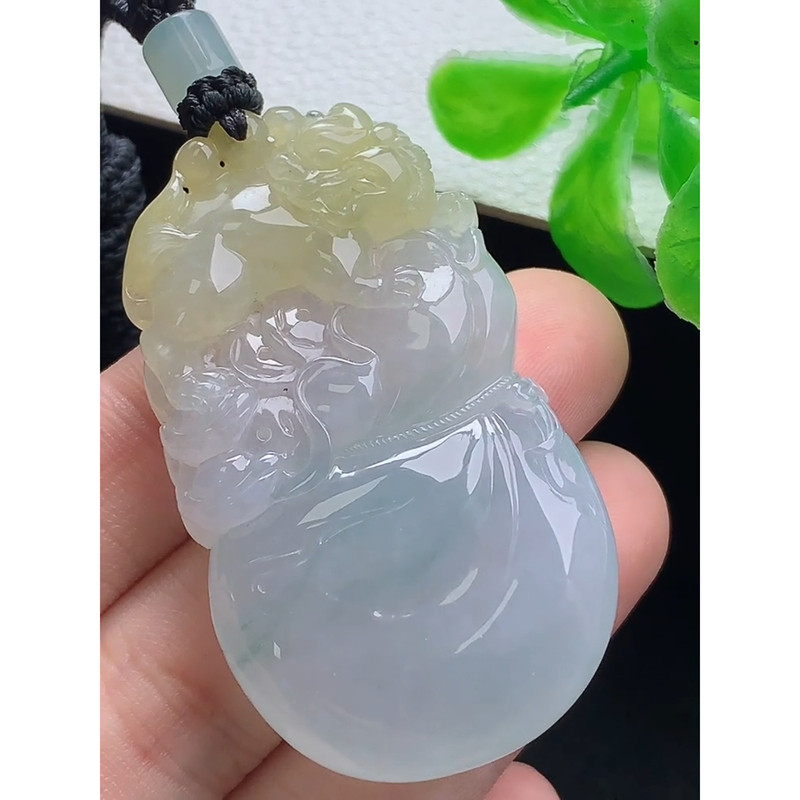 缅甸天然A货玉石翡翠 老坑冰种 手工精雕 飘黄钱袋吊坠