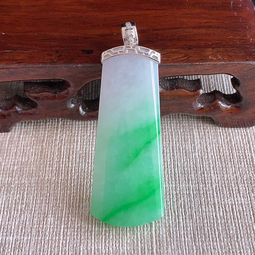 缅甸天然A货玉石翡翠老坑冰种手工精雕18K金镶嵌飘阳绿无事牌吊坠