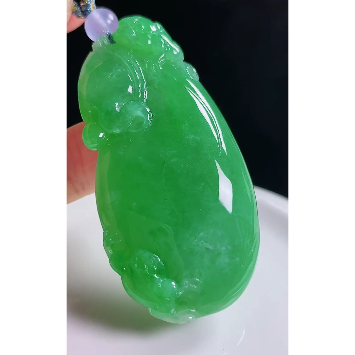 缅甸天然A货玉石翡翠 老坑冰种手工精雕阳绿钱袋吊坠