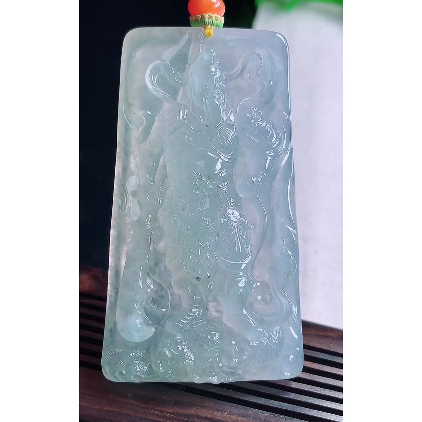缅甸天然A货玉石翡翠 老坑冰种手工精雕关公吊坠