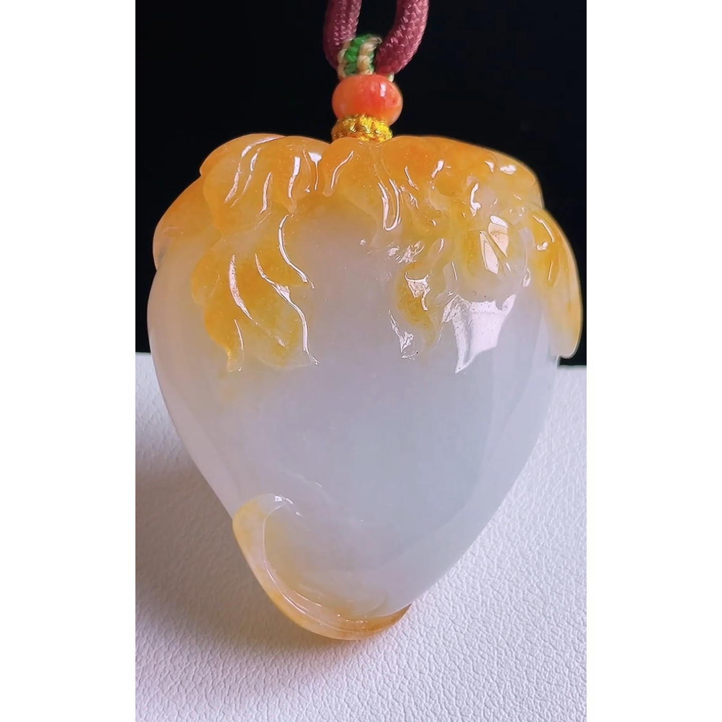 缅甸天然A货玉石翡翠 老坑冰种手工精雕黄翡寿桃吊坠