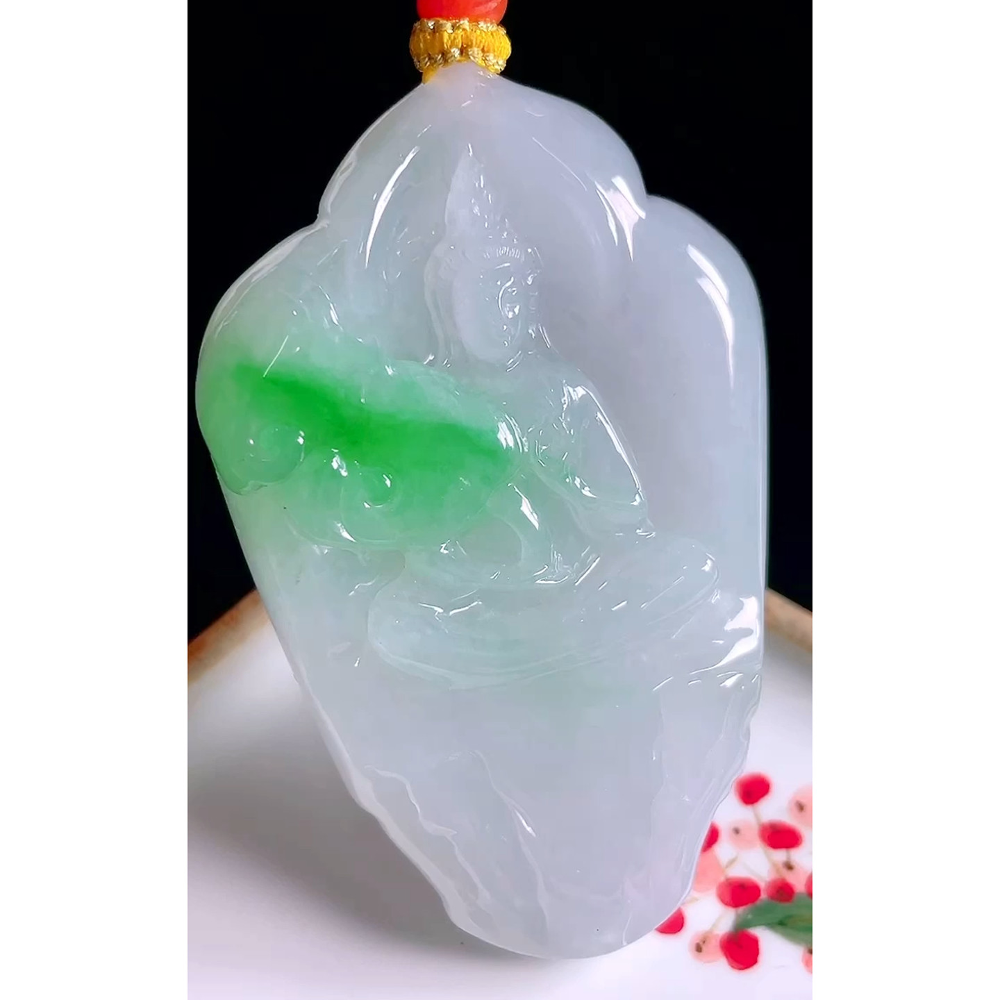 缅甸天然A货玉石翡翠 老坑冰种手工精雕辣阳绿观音吊坠