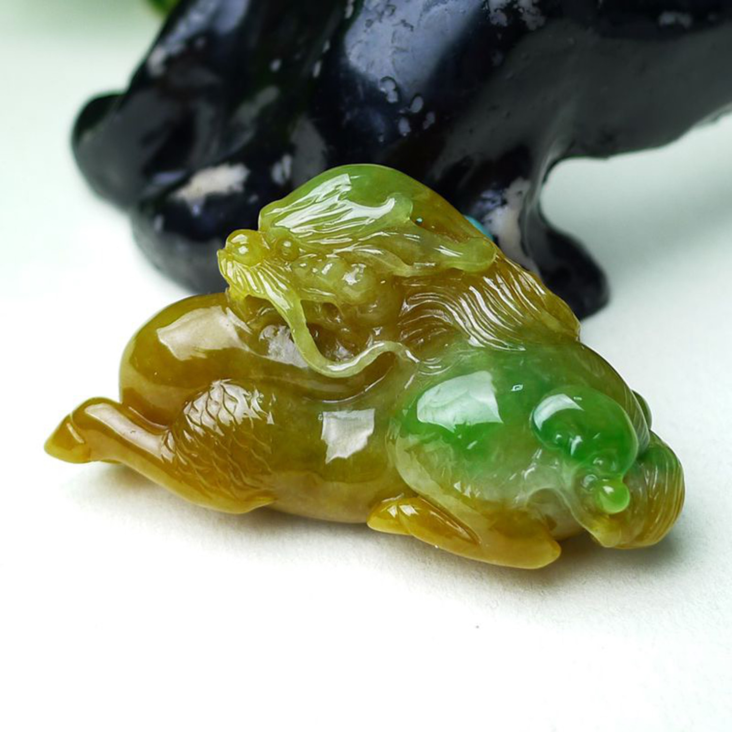 缅甸天然A货玉石翡翠 老坑冰种手工精雕彩黄加绿瑞兽吊坠