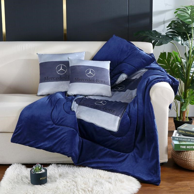 汽车抱枕被子水晶绒两用折叠空调被子枕头午睡车标靠枕靠垫护腰