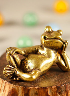 复古实心纯黄铜青蛙摆件卡通迷你卧睡坐禅笔搁手把件茶宠古玩镇纸