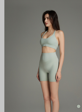 TSlo运动挂脖运动显胸内衣背心提臀短裤两件套户外休闲瑜伽春秋