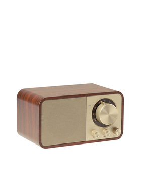 现代轻奢样板间卧室床头柜桌面组合摆件书桌音响收音机耳麦装饰品