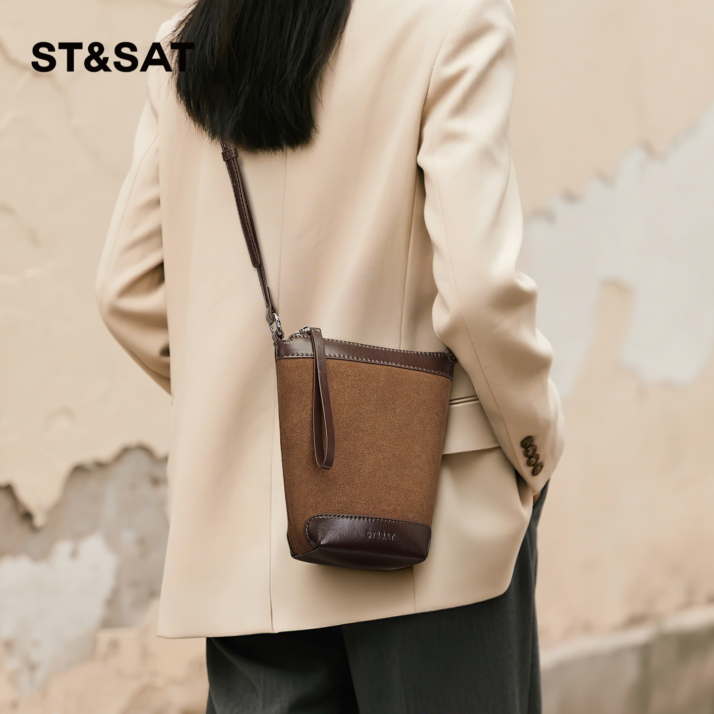 星期六手机包女单肩斜挎包水桶包