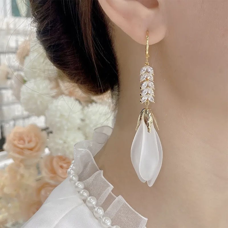 玉兰花耳环小众设计2023v年新款超仙气质长款耳饰花瓣流苏耳坠耳