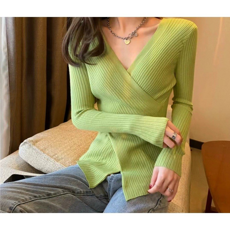 黑色针织打底衫女内搭新款V领交叉毛E衣设计感小众早春上衣女长袖