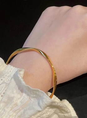 热卖钛钢18K金莫比乌斯环手镯女百搭高级感不Q锈钢不掉色手环