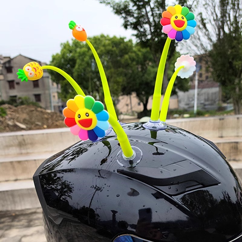 安全帽吸盘摇摆向日葵装饰电动车机车安全帽通用搞笑抖音玻璃罗卜