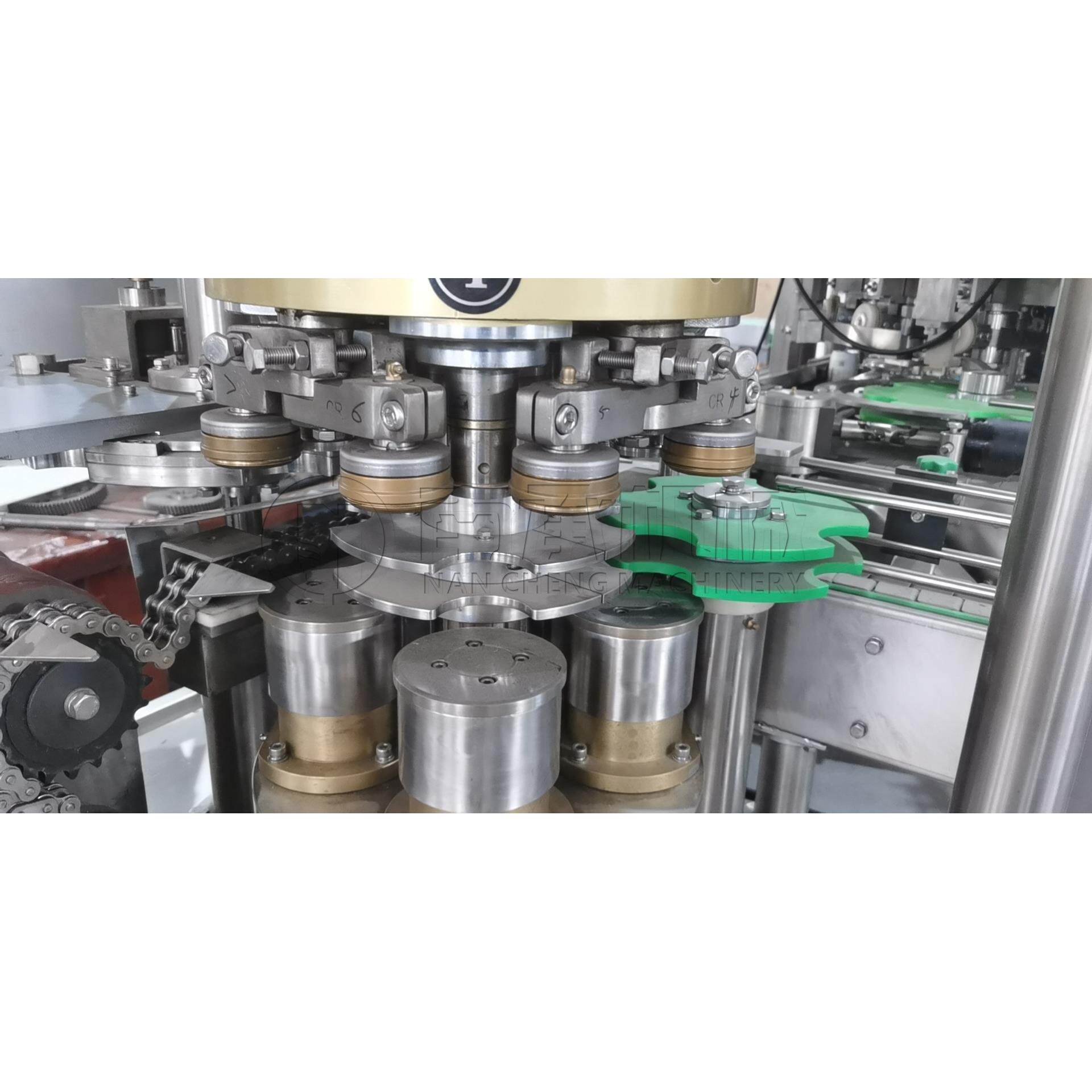 全自动易拉二合一灌装机果汁茶饮料等压灌装机械