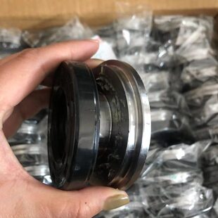 雷沃RG50RG60RG70收割机原厂配件支重轮油封 导向轮油封30.72.23