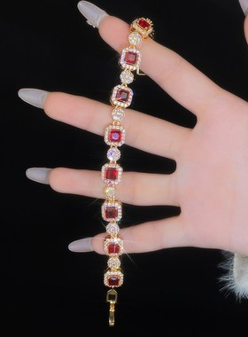 轻奢法式红色方糖手链女时尚小众设计感个性网红通勤手Z链直播热