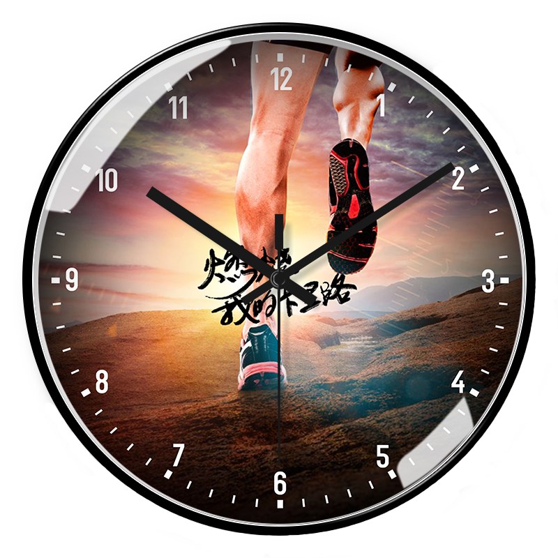 跑步挂钟全民运动健身房田径培训班客厅免打M孔静音石英钟太阳机